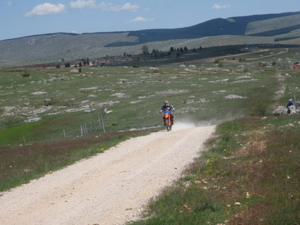 les Burrons. Randonée moto enduro tout terrain avec SudRando